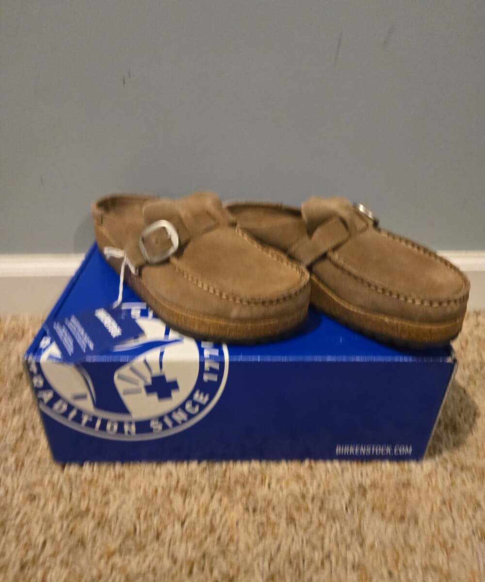 ** New Birkenstock Buckley gray taupe size 38 w 7 m 5